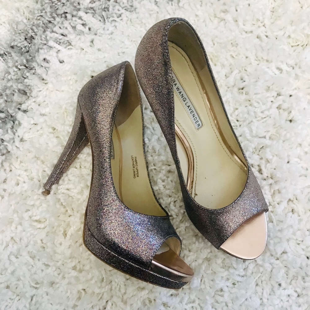 Vera Wang Lavender Label pumps, 6.5